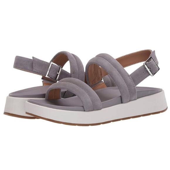 UGG Lynnden Sandal - Picture 1 of 11